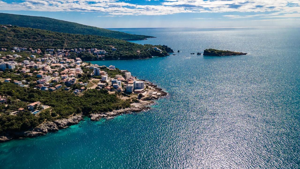 Open Sea Apartments Utjeha Bagian luar foto