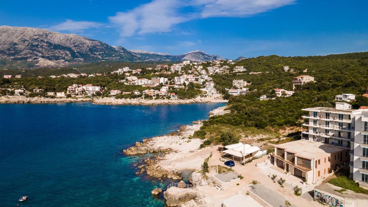 Open Sea Apartments Utjeha Bagian luar foto