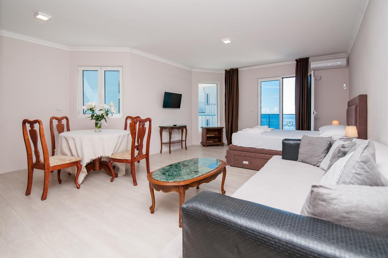 Open Sea Apartments Utjeha Bagian luar foto