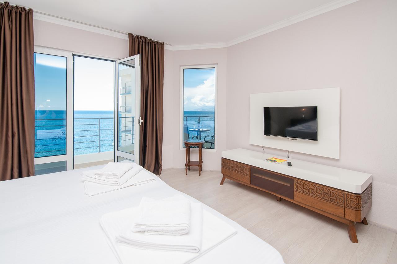Open Sea Apartments Utjeha Bagian luar foto